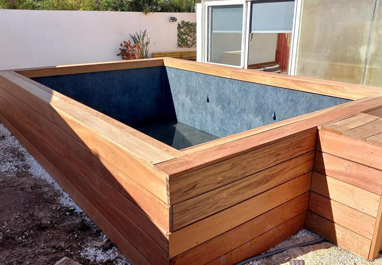 Construction D’une Piscine En Bois Semi-Enterrée Dans Le Var - ojardin-paysagiste-toulon.fr