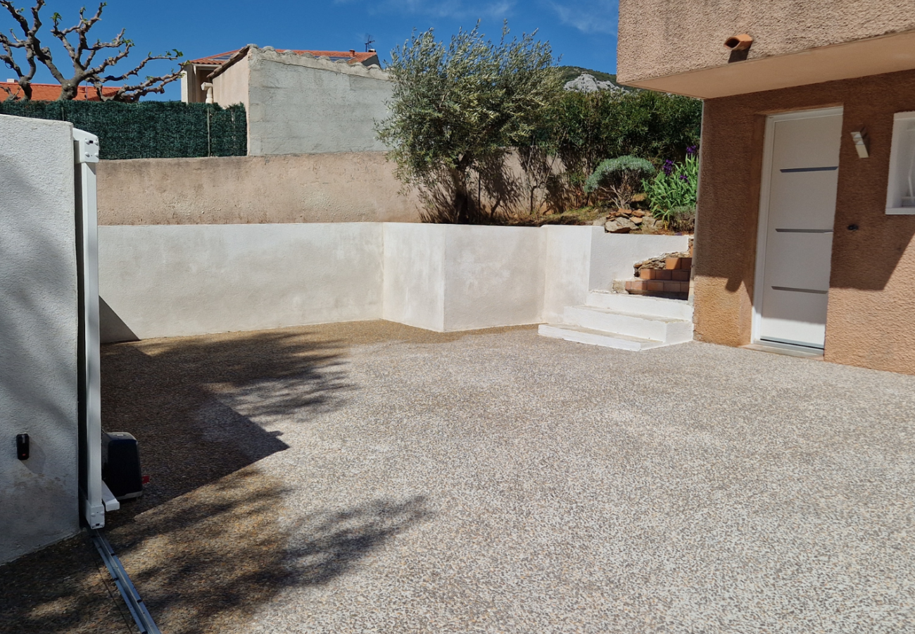 Aménagement De L’entrée D’une Villa Au Revest-Les-Eaux - ojardin-paysagiste-toulon.fr
